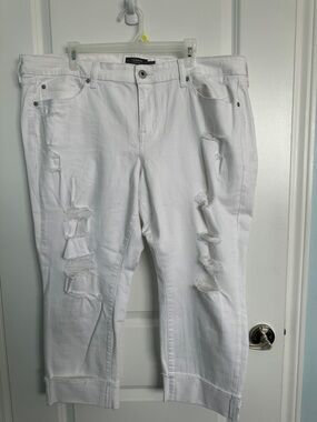 torrid White Distressed Ankle Crop Jeans